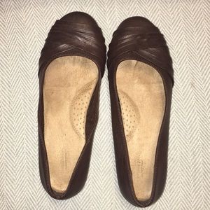 Croft and Barrow memory foam brown flats 9 wide